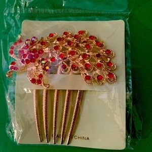 New in package hair comb 3 1/2”